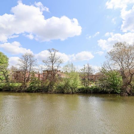 122 The Old Meadow Apartment Shrewsbury Bagian luar foto