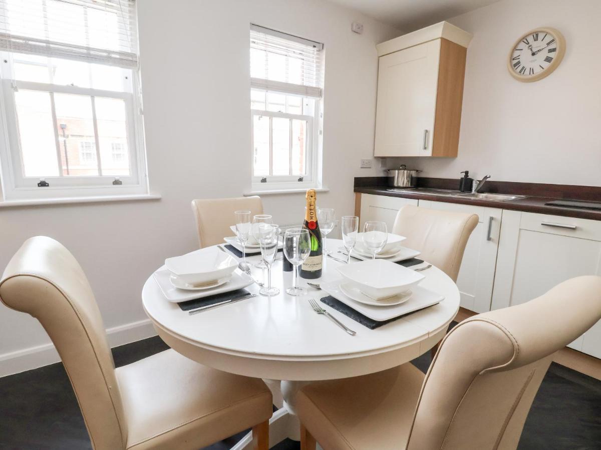 122 The Old Meadow Apartment Shrewsbury Bagian luar foto