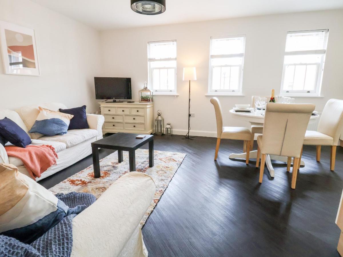 122 The Old Meadow Apartment Shrewsbury Bagian luar foto