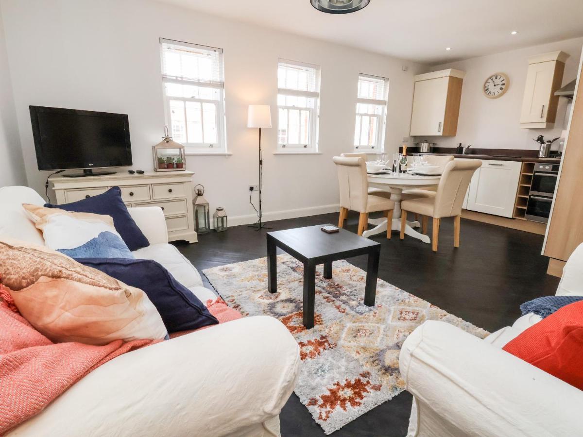 122 The Old Meadow Apartment Shrewsbury Bagian luar foto