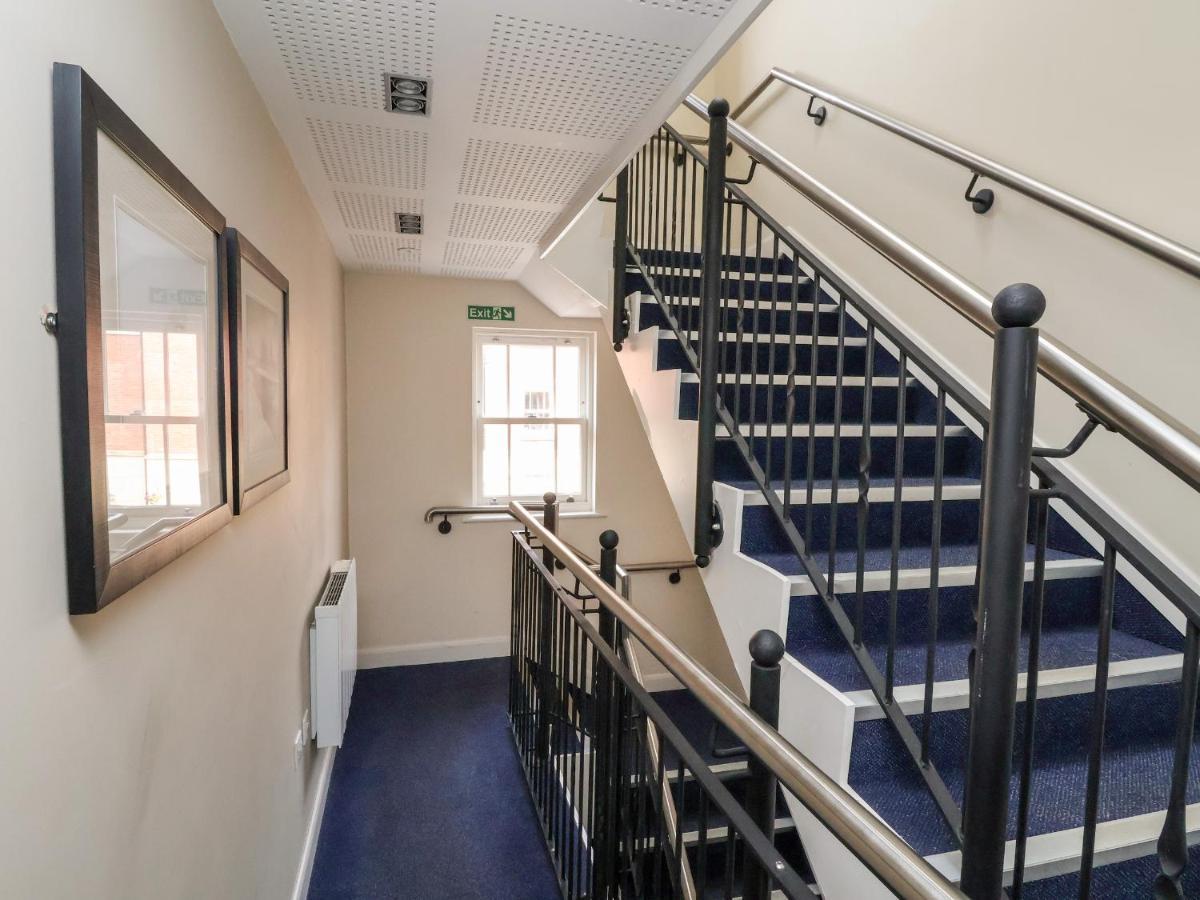 122 The Old Meadow Apartment Shrewsbury Bagian luar foto