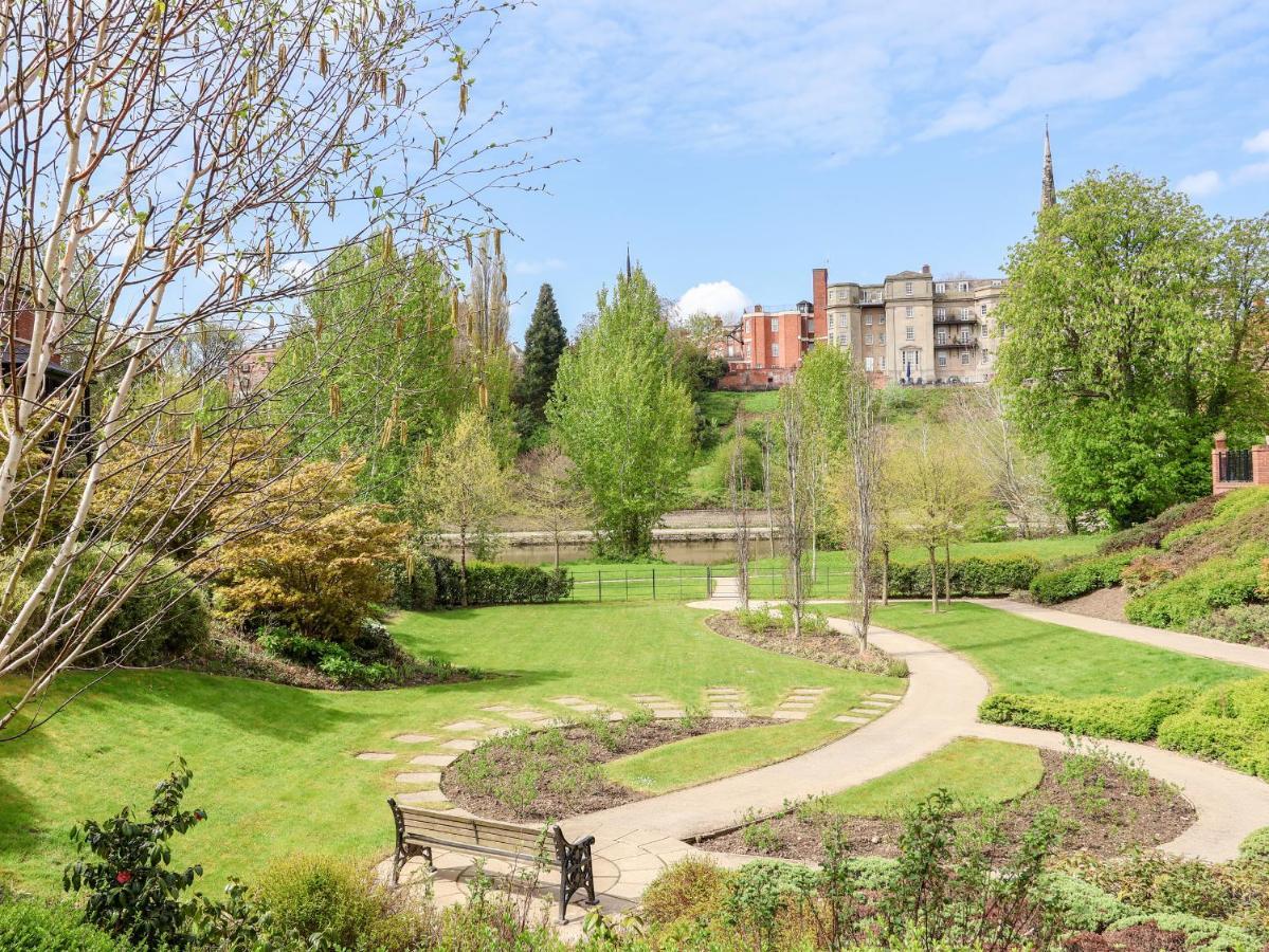 122 The Old Meadow Apartment Shrewsbury Bagian luar foto
