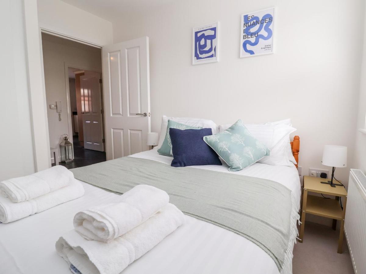 122 The Old Meadow Apartment Shrewsbury Bagian luar foto